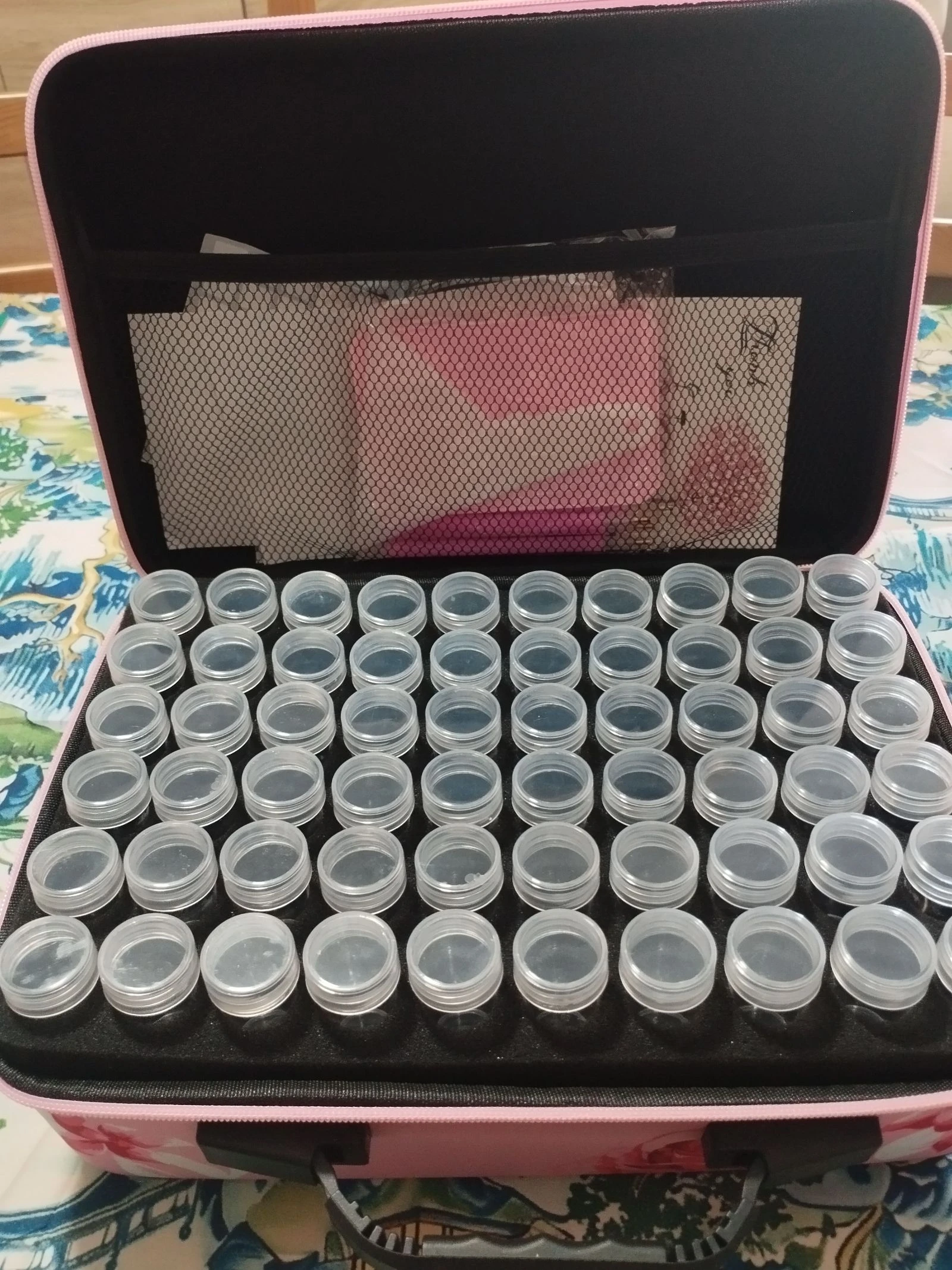 Roze aktetas met diamantenbeschildering. 120 potjes – photo 2